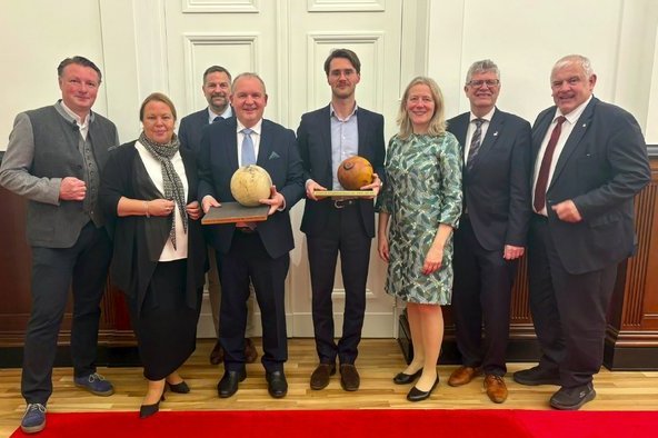 Ehrenpreis der SDW an Wilke und von Hirschhausen